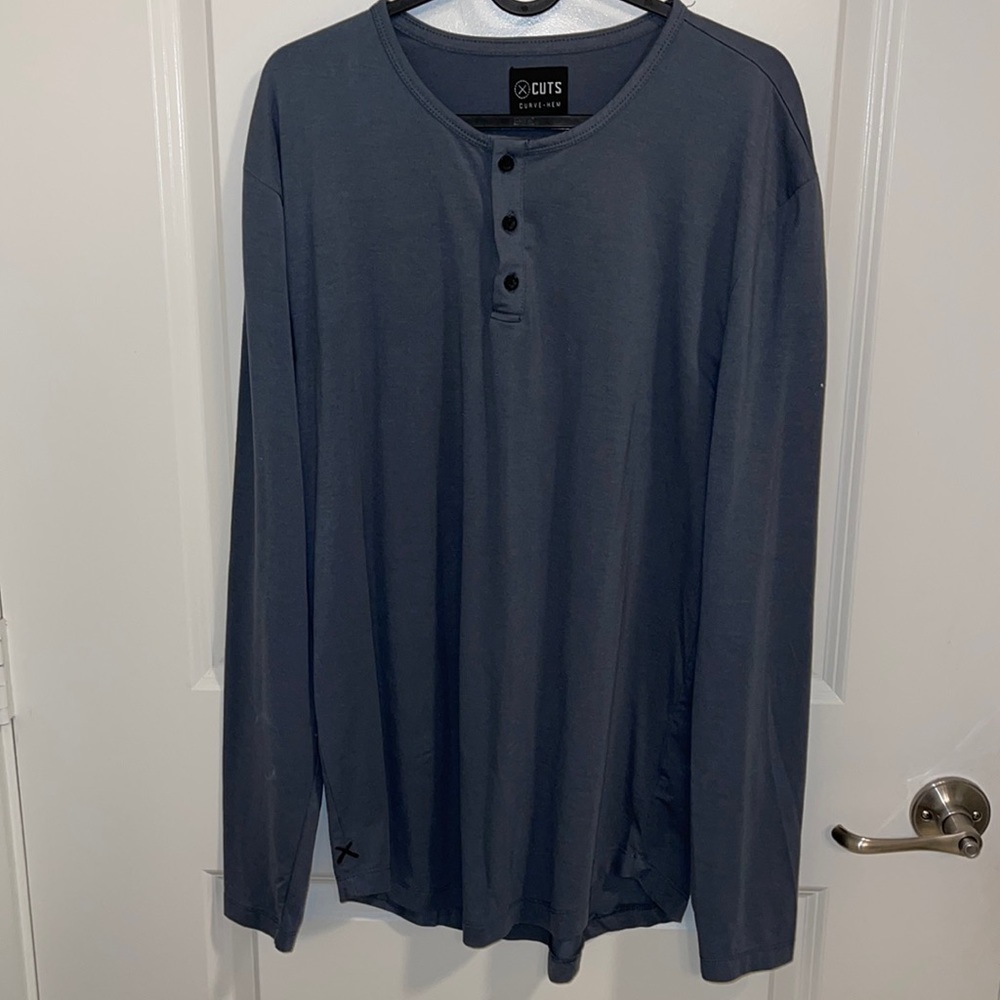 Men’s Cut Clothing Size XL Long Sleeve Henley